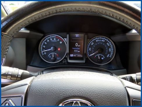 Used 2021 Toyota Tacoma TRD Sport AWD/4WD image 17