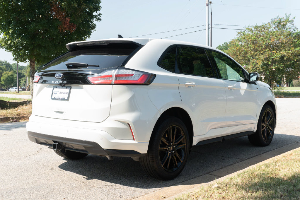 Used 2024 Ford Edge ST-Line w/ Class II Trailer Tow Package AWD/4WD image 6