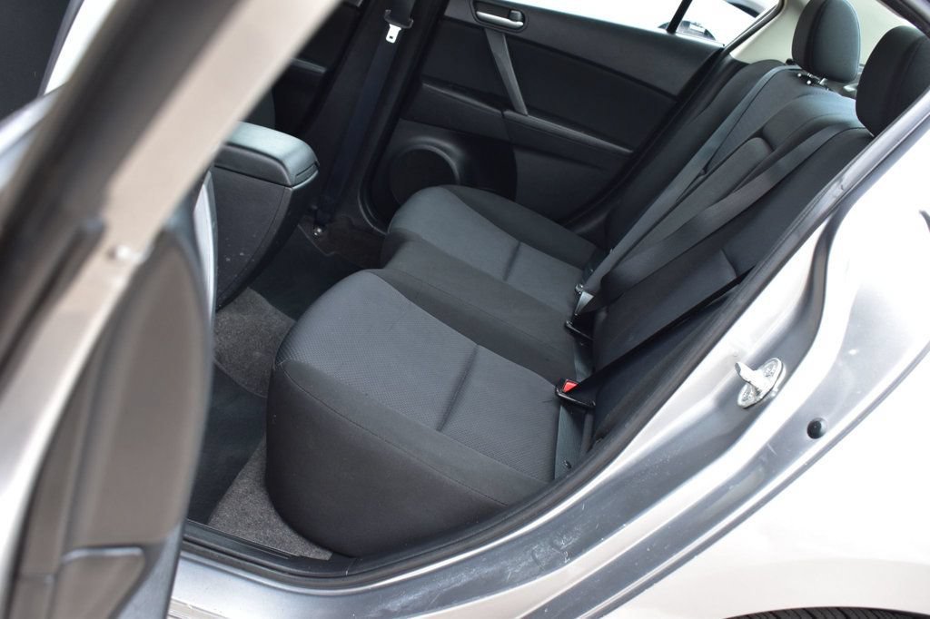 Used 2011 MAZDA MAZDA3 i Touring FWD image 22