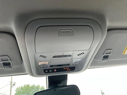 Used 2022 GMC Terrain SLT w/ Infotainment Package II FWD image 28