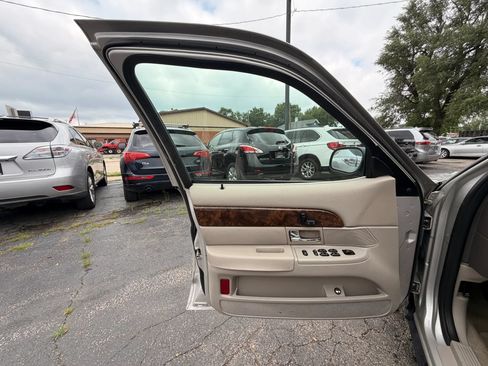 Used 2008 Mercury Grand Marquis GS RWD image 11