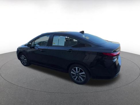 Used 2025 Nissan Versa SV image 9