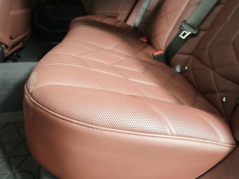 Certified 2023 BMW 760i xDrive image 15