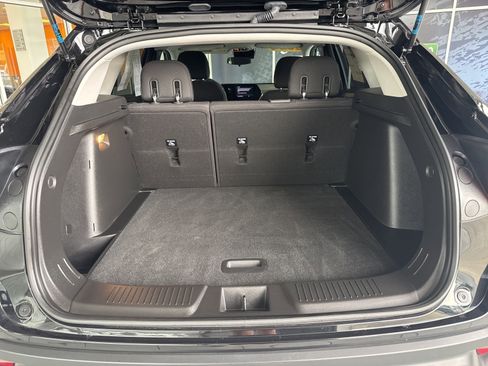 Used 2024 Chevrolet Trax LS FWD image 12