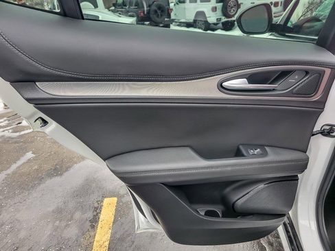 Used 2024 Alfa Romeo Stelvio Veloce image 19