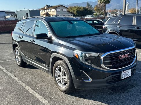 Used 2018 GMC Terrain SLE w/ Driver Convenience Package image 2