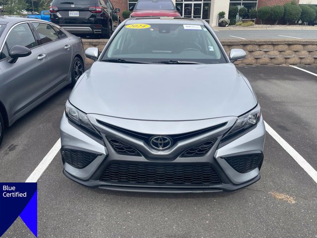 Used 2024 Toyota Camry SE w/ Cold Weather Package FWD image 6