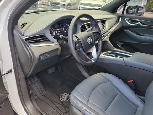 Used 2022 Buick Enclave Essence w/ Experience Buick Package FWD image 31