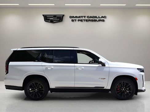 Used 2024 Cadillac Escalade V w/ LPO, ONYX Package AWD/4WD image 6