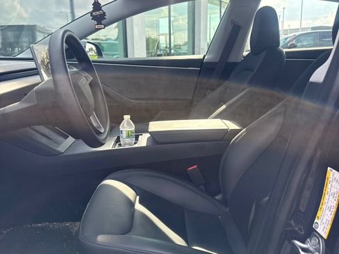 Used 2025 Tesla Model 3 Long Range RWD image 9