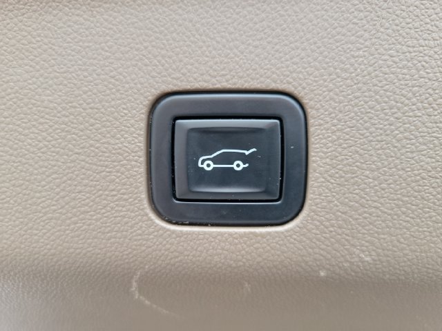 Used 2023 GMC Yukon XL Denali AWD/4WD image 29