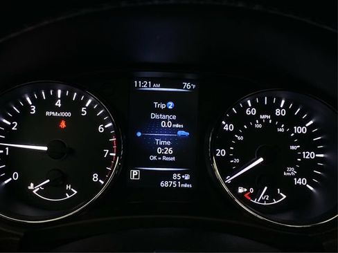 Used 2017 Nissan Rogue SV AWD/4WD image 21