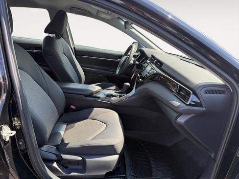 Used 2020 Toyota Camry LE FWD image 14