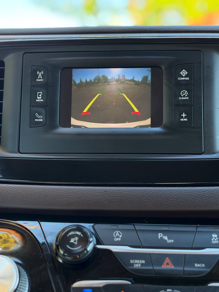Used 2017 Chrysler Pacifica Touring-L FWD image 15