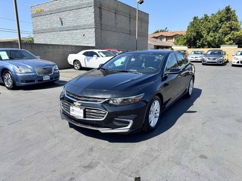 Used 2017 Chevrolet Malibu Hybrid w/ Leather Package FWD image 12
