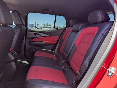 Certified 2025 Chevrolet Equinox EV RS FWD image 12