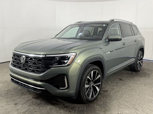 Used 2026 Volkswagen Atlas SEL Premium R-Line AWD/4WD image 3