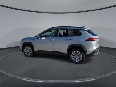 Used 2022 Toyota Corolla Cross LE image 6