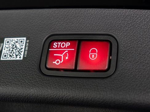 New 2025 Mercedes-Benz GLC 300 GLC 300 image 34