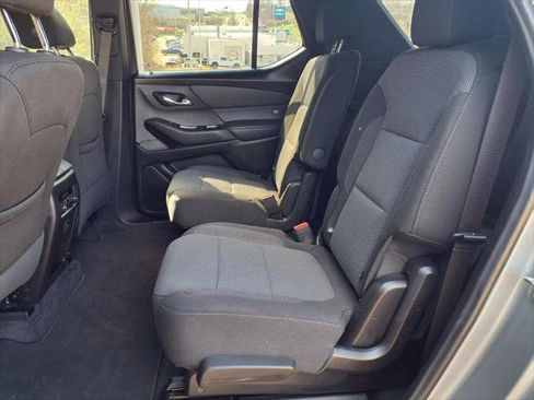 Used 2023 Chevrolet Traverse LT w/ LPO, Cargo Package AWD/4WD image 9