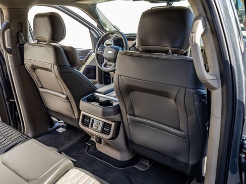 Used 2026 Ford F450 Platinum w/ Platinum Plus Package image 32