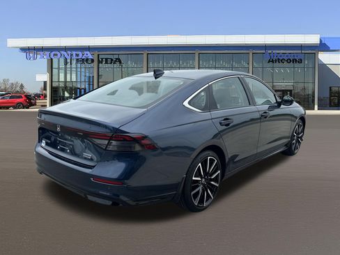 Used 2025 Honda Accord Touring image 4