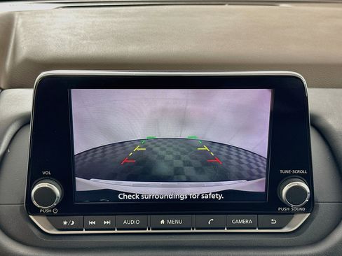 Used 2023 Nissan Rogue SV FWD image 22