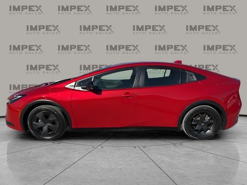 Used 2024 Toyota Prius LE image 2