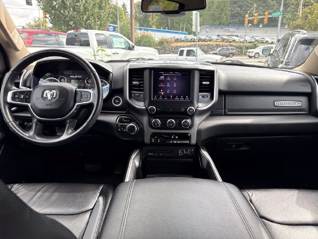 Used 2019 RAM 1500 4x4 Crew Cab image 11