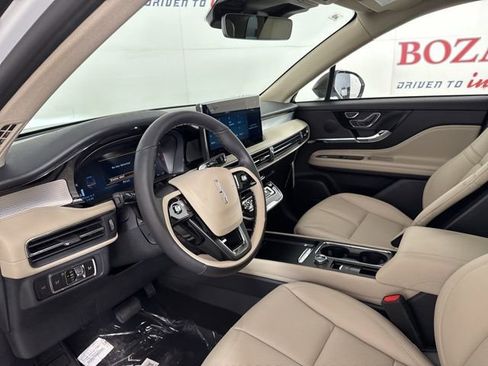 New 2026 Lincoln Corsair Premiere image 14