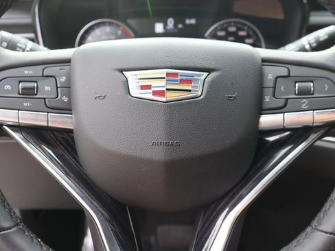 Certified 2024 Cadillac XT6 Premium Luxury FWD image 22