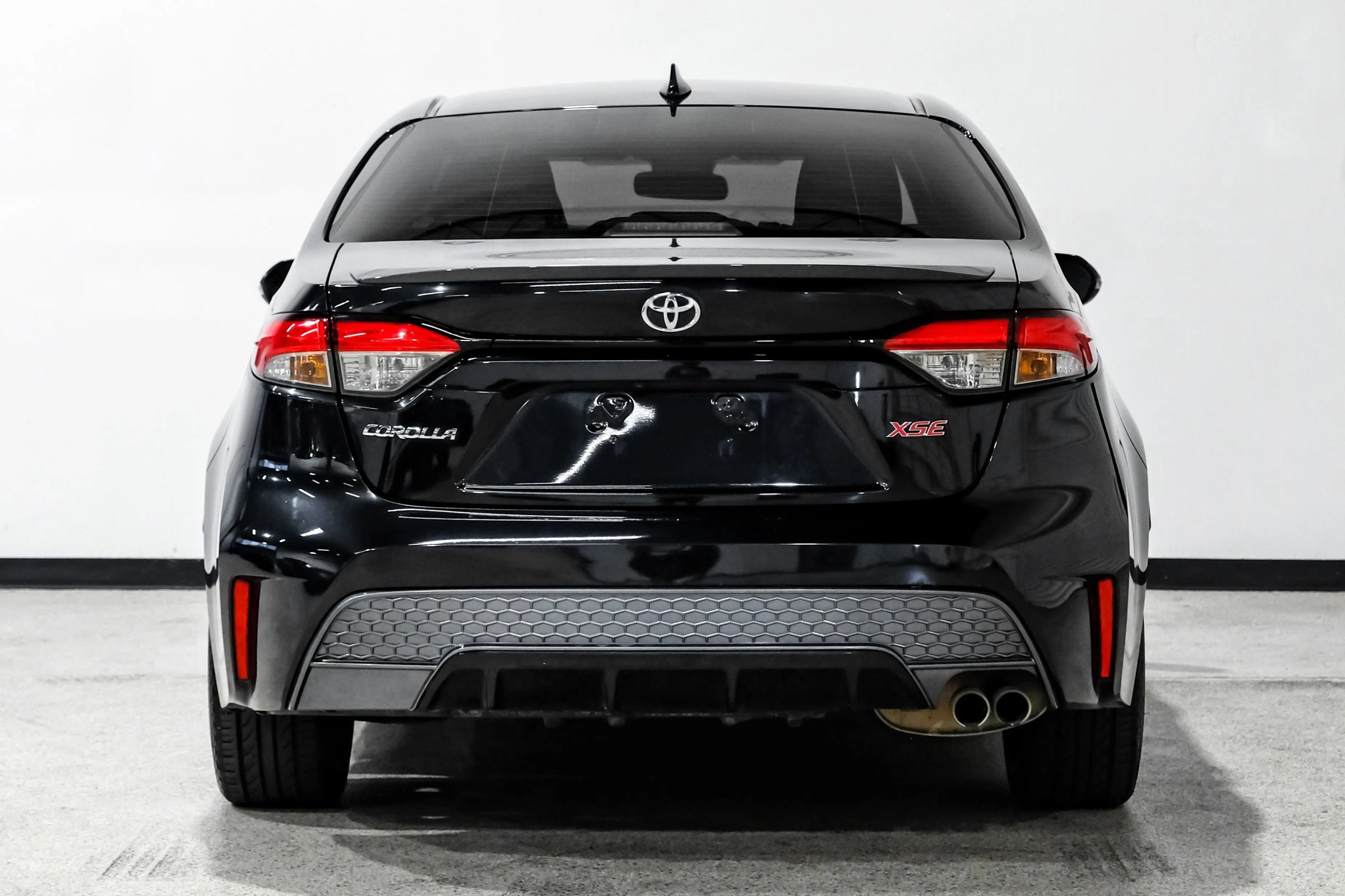 Used 2020 Toyota Corolla XSE FWD image 7