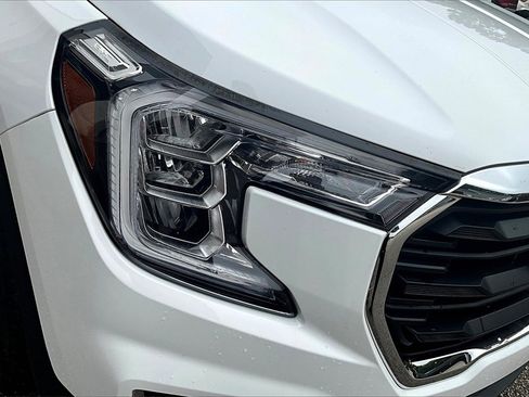 Used 2023 GMC Terrain SLE w/ Driver Convenience Package image 31