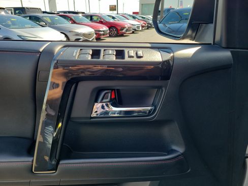 Used 2023 Toyota 4Runner TRD Off-Road Premium w/ Moonroof Package AWD/4WD image 17