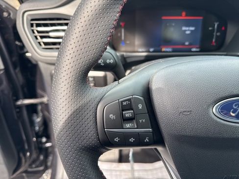 New 2025 Ford Escape ST-Line w/ Equipment Group 301A image 16