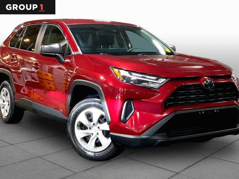 Used 2023 Toyota RAV4 LE AWD/4WD image 3