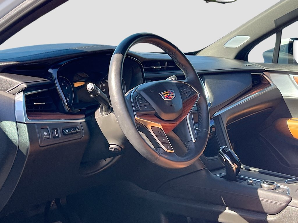 Used 2024 Cadillac XT5 Premium Luxury w/ Technology Package FWD image 9