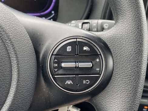 Used 2023 Kia Soul LX w/ LX Technology Package FWD image 29