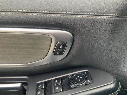 Used 2025 Ford Expedition Platinum image 24