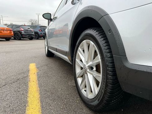 Used 2017 Volkswagen Golf Alltrack SE image 10