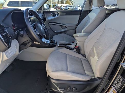Used 2020 Kia Soul EX image 10