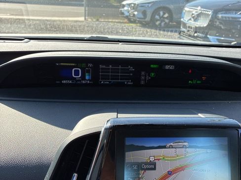 Used 2017 Toyota Prius Prime Advanced FWD image 6