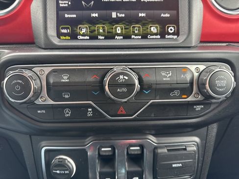 Used 2021 Jeep Wrangler Rubicon image 16