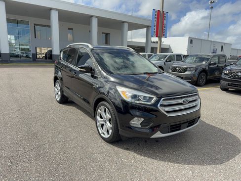 Certified 2019 Ford Escape Titanium image 4