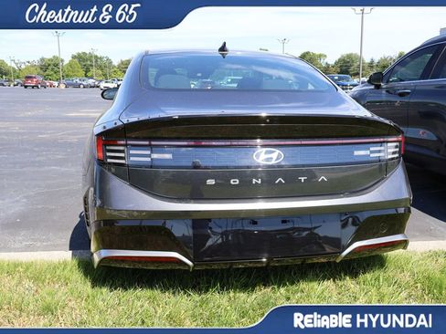 Used 2025 Hyundai Sonata SEL FWD image 16