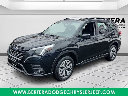 Used 2023 Subaru Forester Premium AWD/4WD image 3