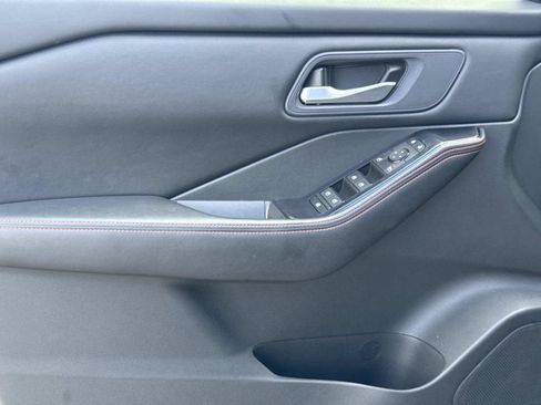 Certified 2025 Nissan Rogue SV AWD/4WD image 19