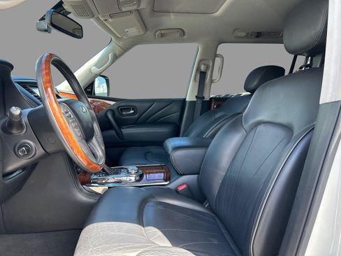 Used 2015 INFINITI QX80 4WD w/ Deluxe Technology Package image 16