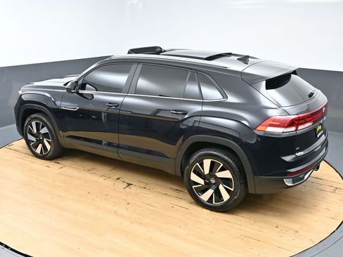 Used 2024 Volkswagen Atlas Cross Sport SE w/ Panoramic Sunroof Package image 46