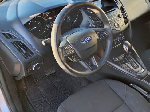 Used 2017 Ford Focus SE image 9